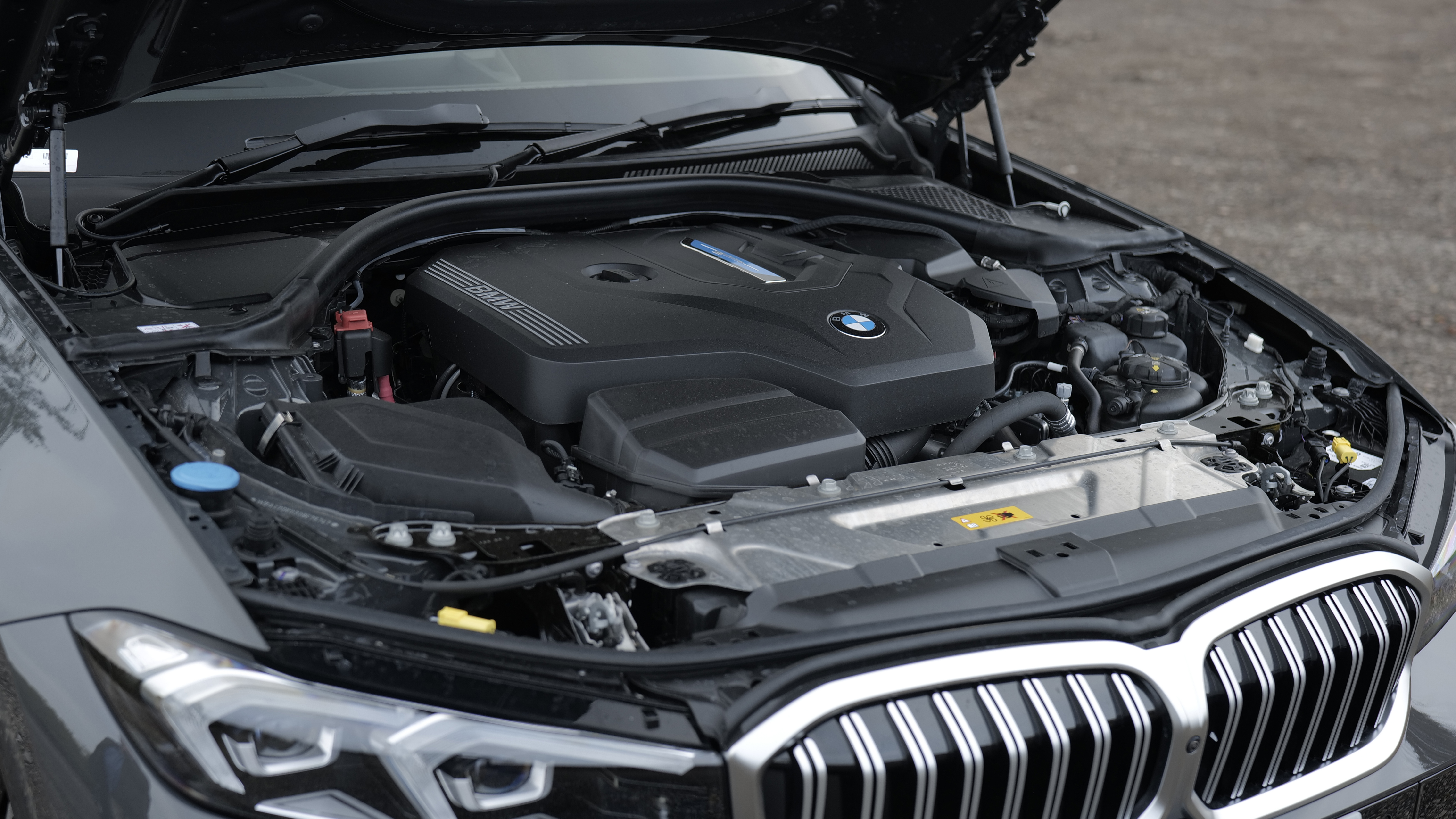 BMW 3 SERIES SALOON 330e 22.3 kWh M Sport 4dr Step Auto